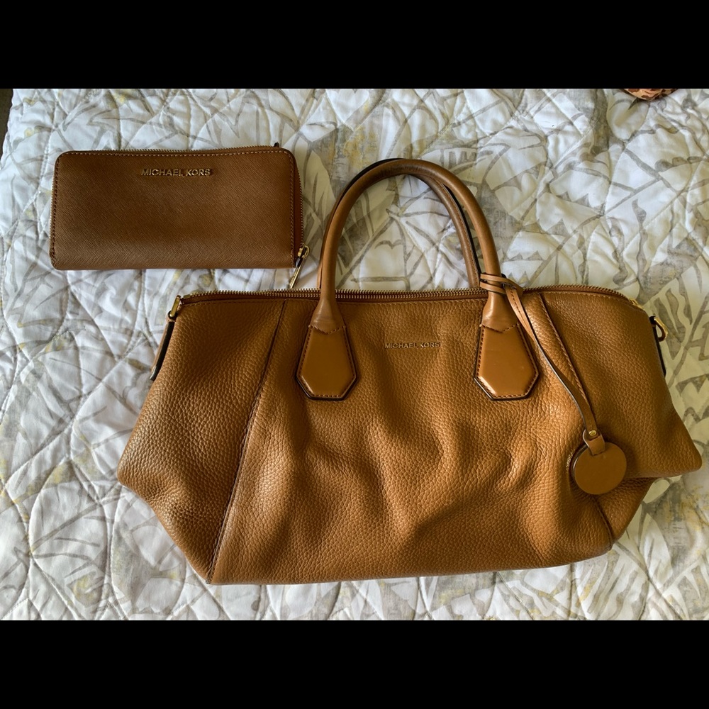 Michael Kors brown purse and wallet bundle!!